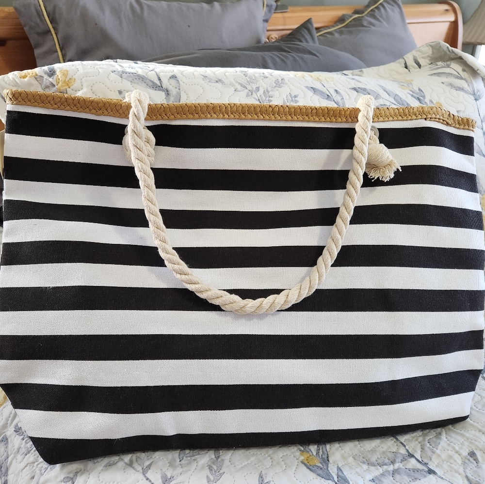🏖NWT White & Black Striped Canvas Rope Jumbo Tote Bag🏖 - Picture 7 of 7